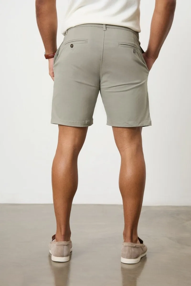 Athletic Fit Chino Shorts 7" in Soft Khaki