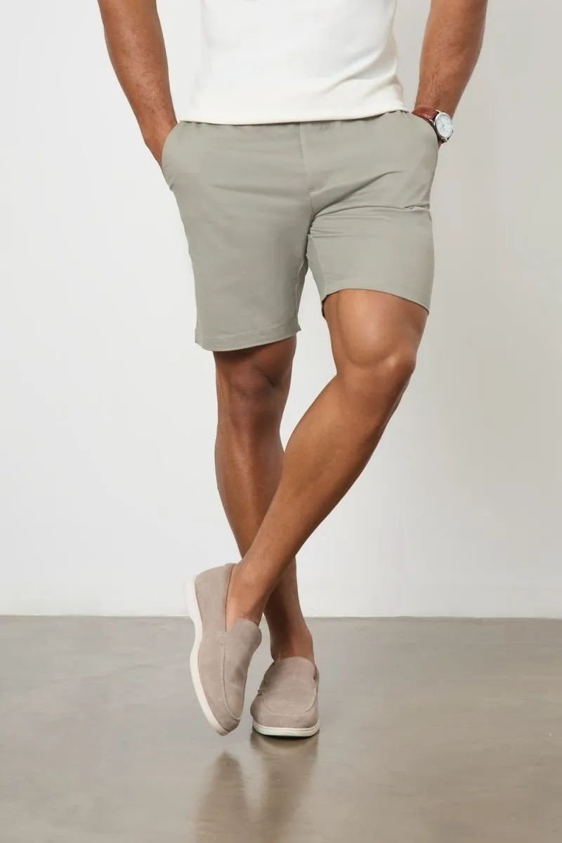 Athletic Fit Chino Shorts 7" in Soft Khaki