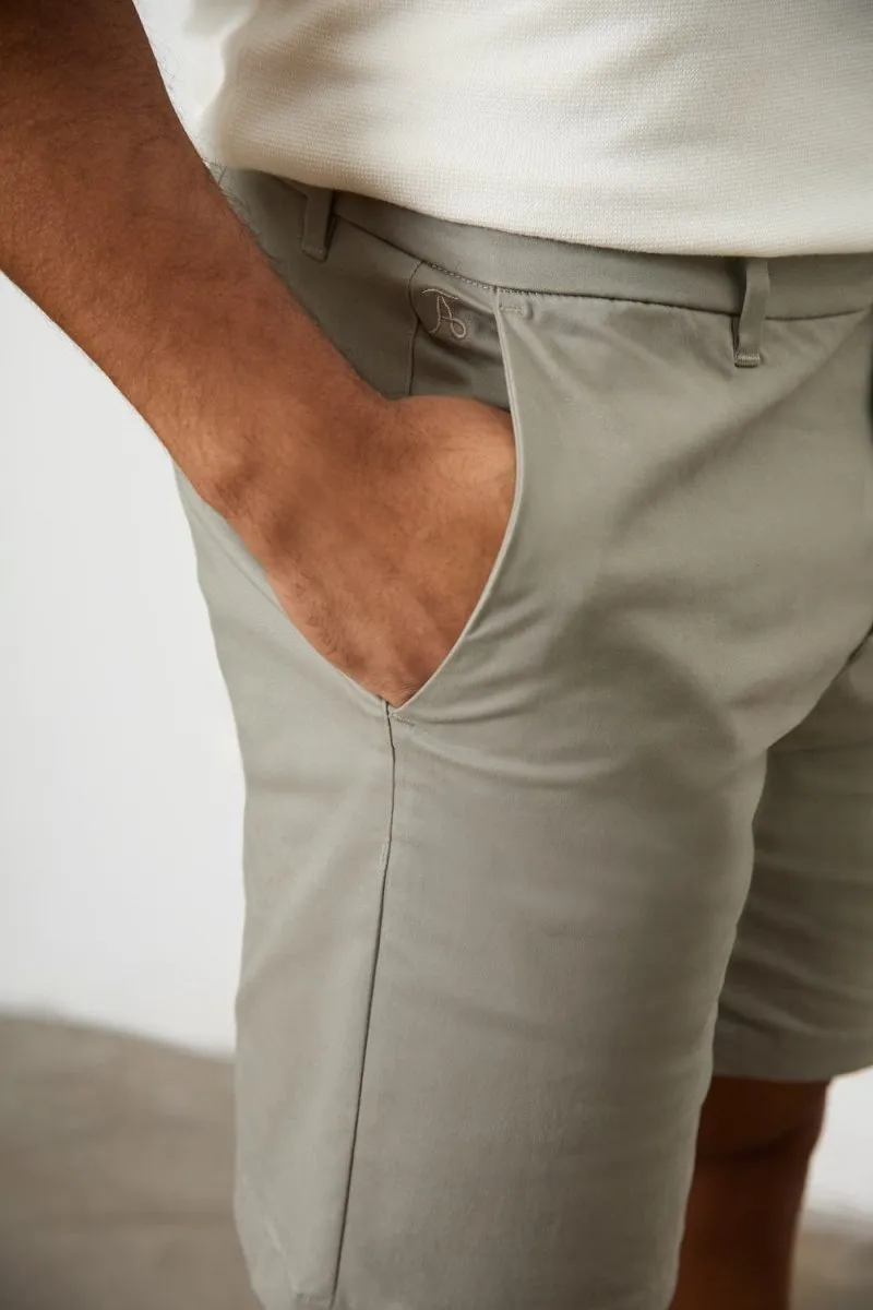 Athletic Fit Chino Shorts 7" in Soft Khaki