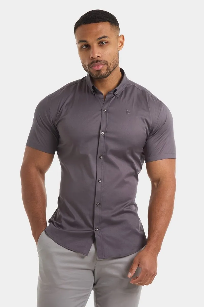 Athletic Fit Short Sleeve Signature Shirt in Grey