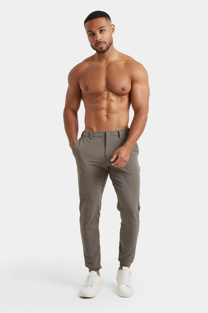 Everyday Tech Pants in Olive