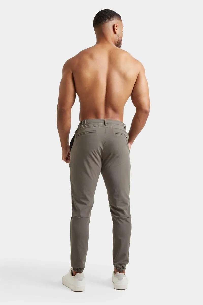 Everyday Tech Pants in Olive